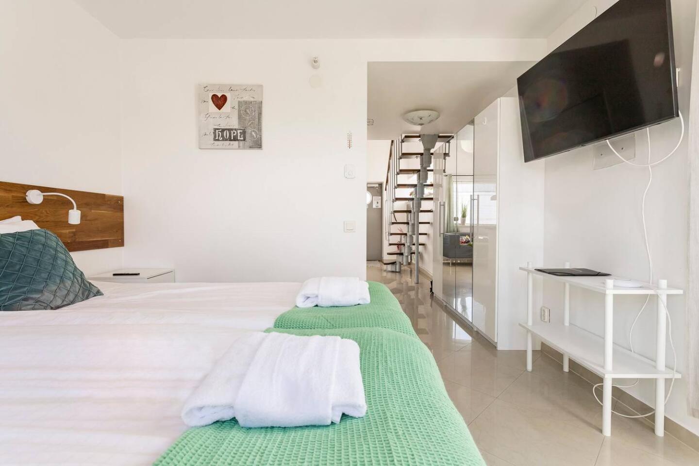Staylong Hotell Табі Екстер'єр фото